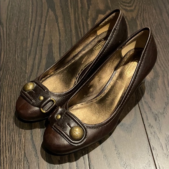 Excellent condition Coach Heels - Picture 1 of 5